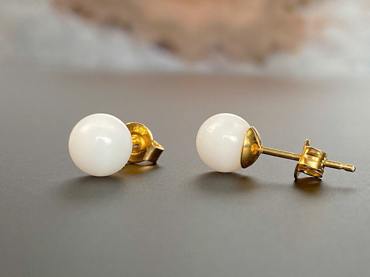 breastmilk-studded-pearl-gold-earrings-keepsakemom
