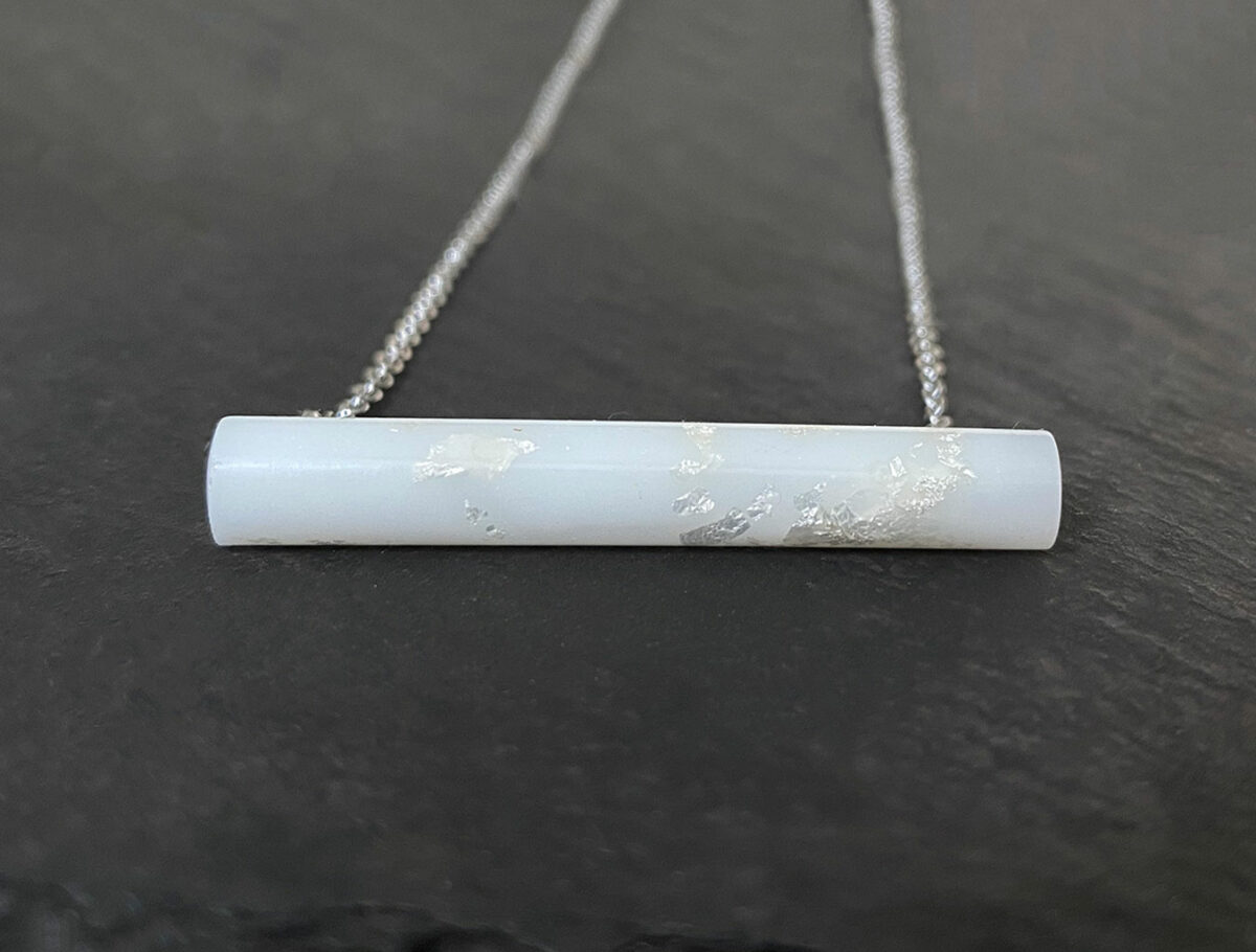 breastmilk-jewelry-bar-necklace-silver-keepsakemom