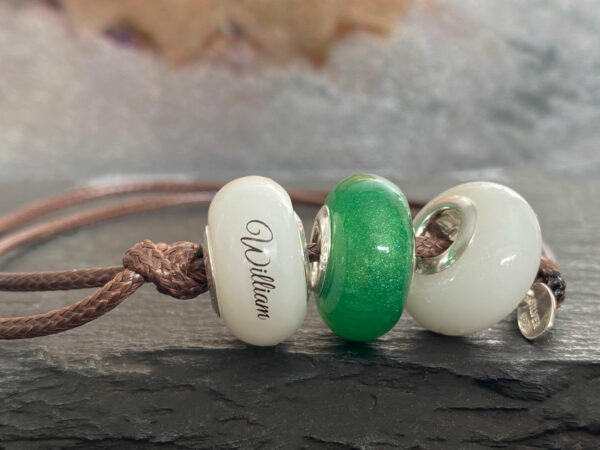 breastmilk-jewelry-bracelet-amerald-green-may-bead-keepsakemom