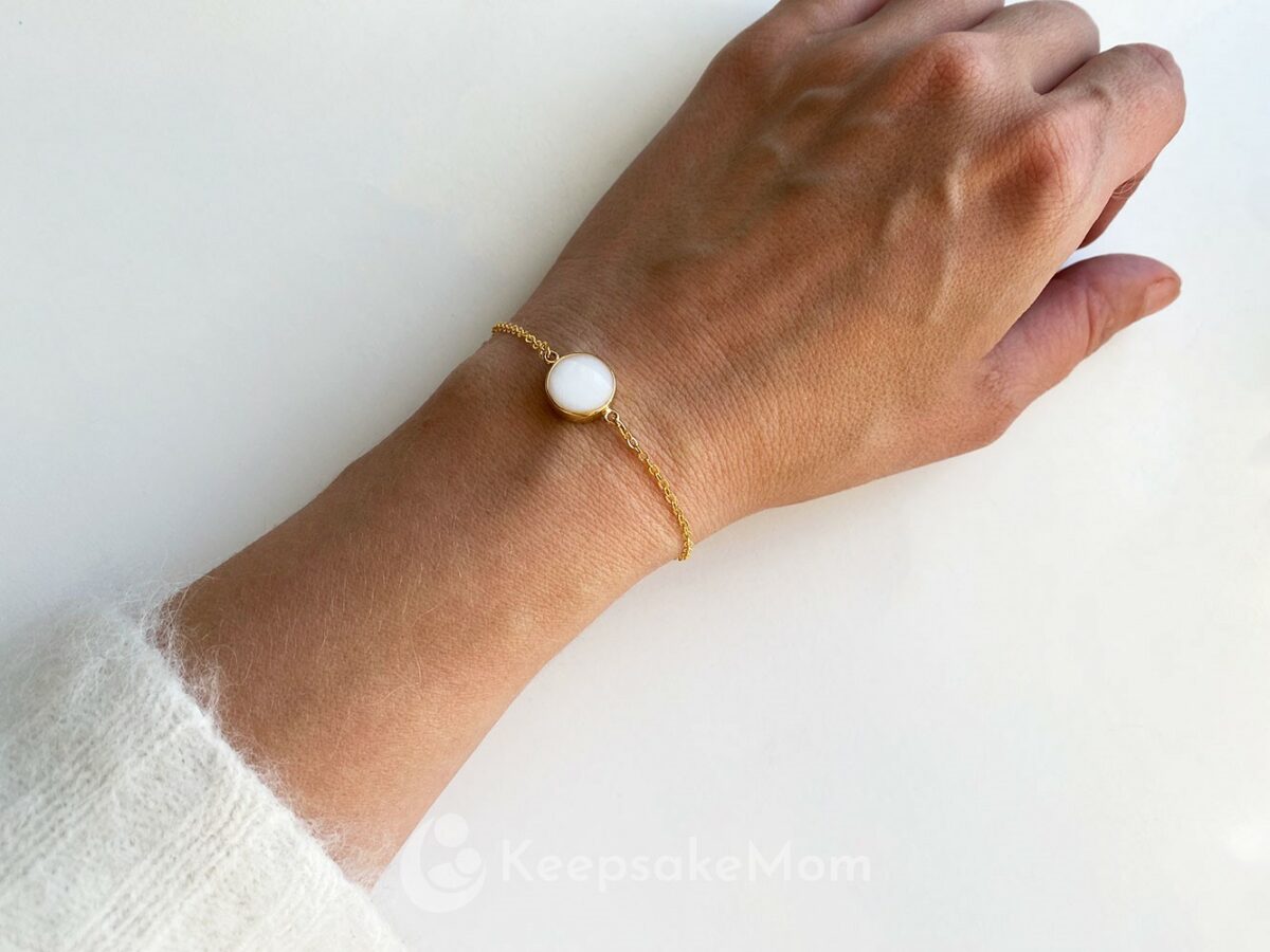 Breastmilk-jewelry-bracelet-gold-keepsakemom