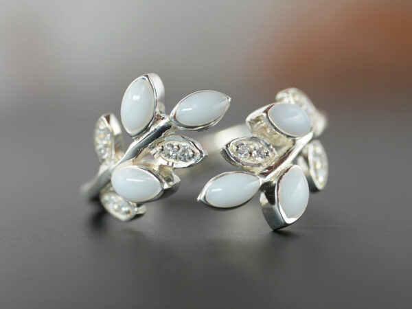 breastmilk jewelry ring mother's embrace leaves April birth month crystals KeepsakeMom sterling silver