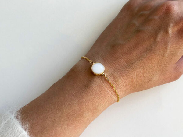 Breastmilk-jewelry-bracelet-gold-round-keepsakemom