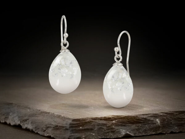 KeepsakeMom-breastmilk-jewelry-breastmilk-earrings-The-Original-Dangle-Earrings-silver-with-silver-flakes