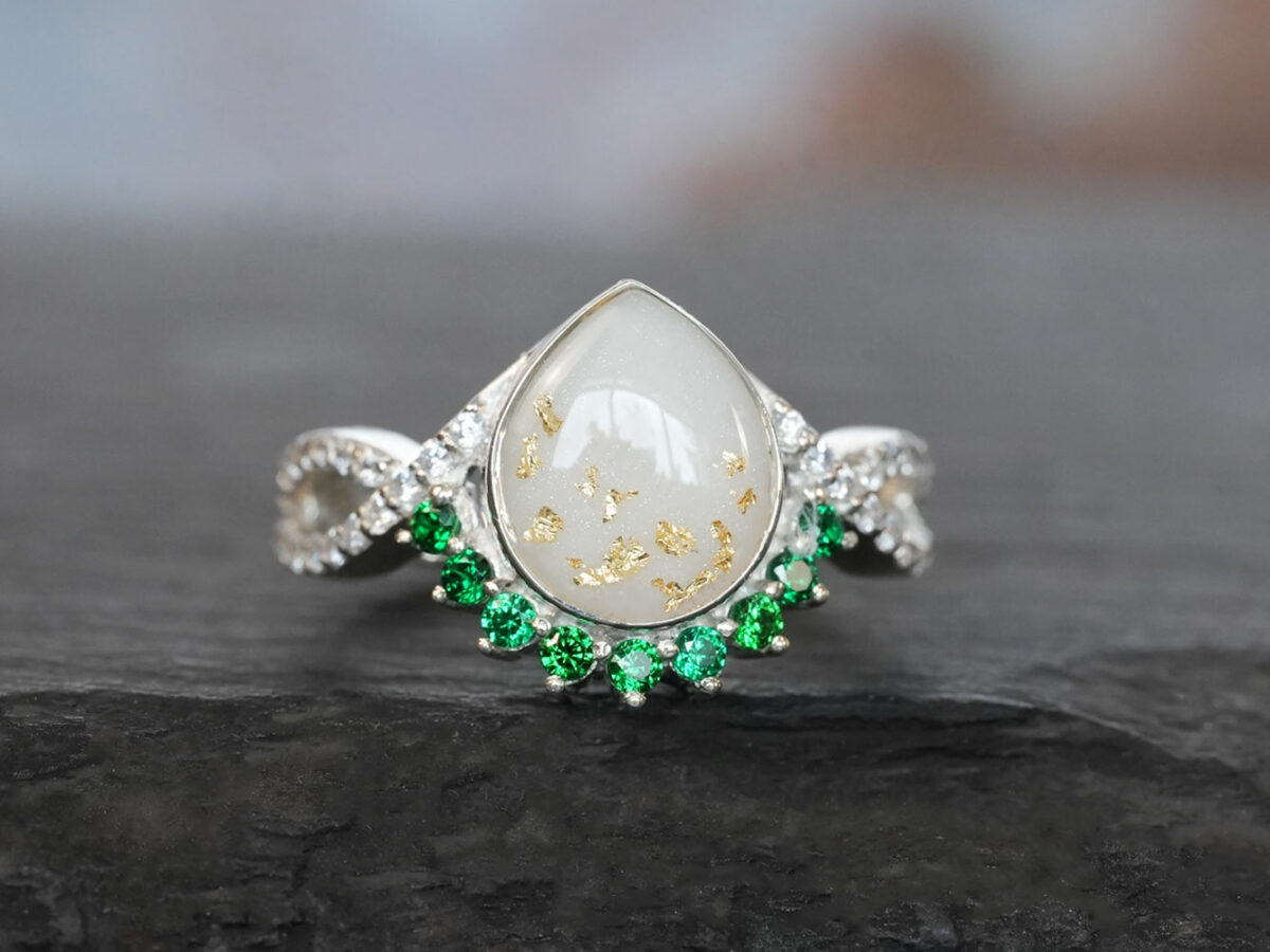 breastmilk jewelry ring crystals teardrop birth month color crystals teardrop from KeepsakeMom sterling silver white gold emerald crystals
