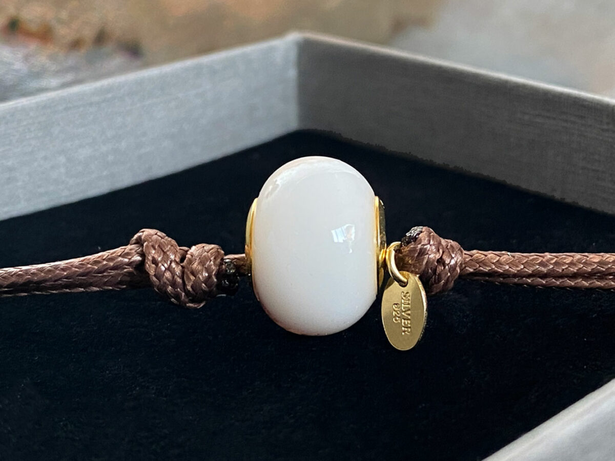 DIY Kits That Make Beautiful Breast Milk Jewelry At Home