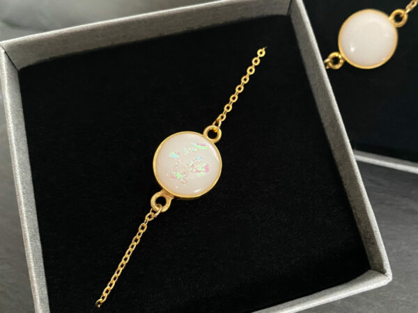 breastmilk-jewelry-bracelet-disc-opal-gold-keepsakemom