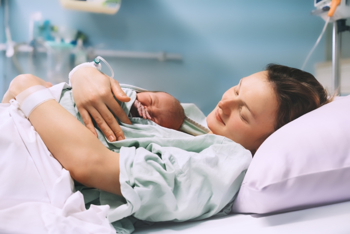 Mom and baby bonding in the hospital