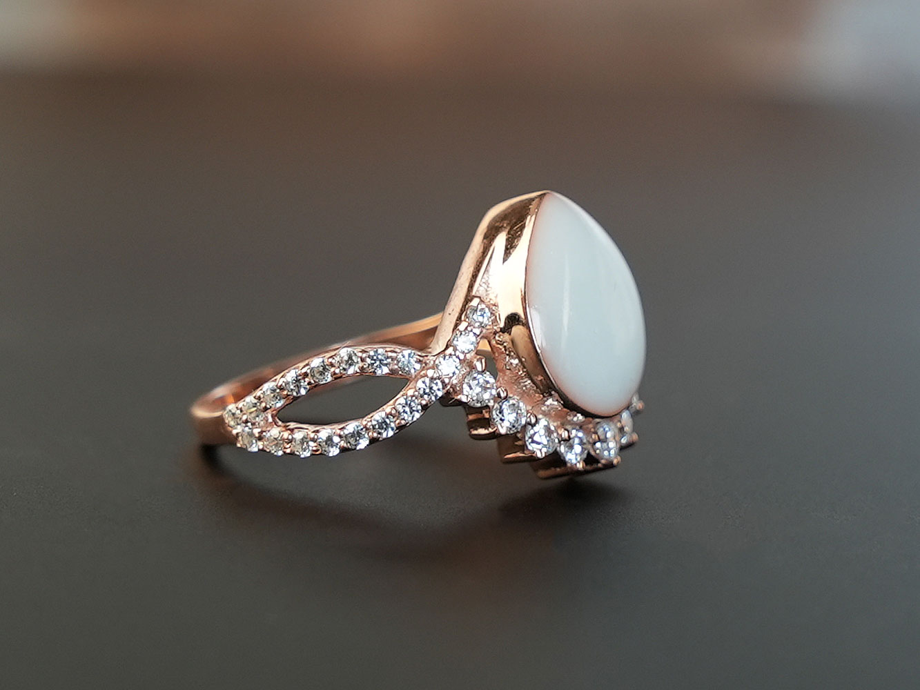 breastmilk-jewelry-ring-plated-rose-gold-keepsakemom9