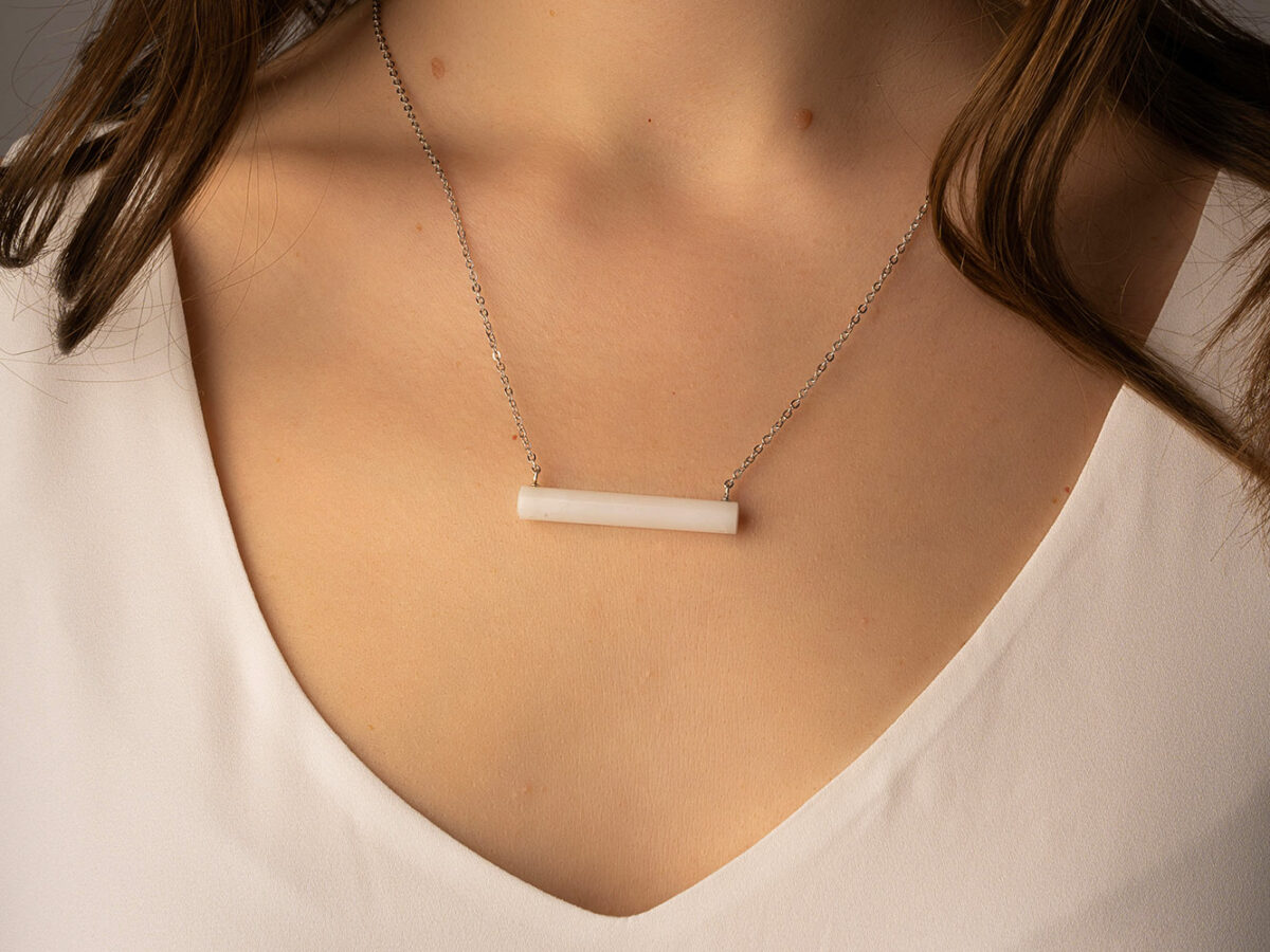 breastmilk jewelry stick bar necklace from Keepsakemom simple silver no flakes model