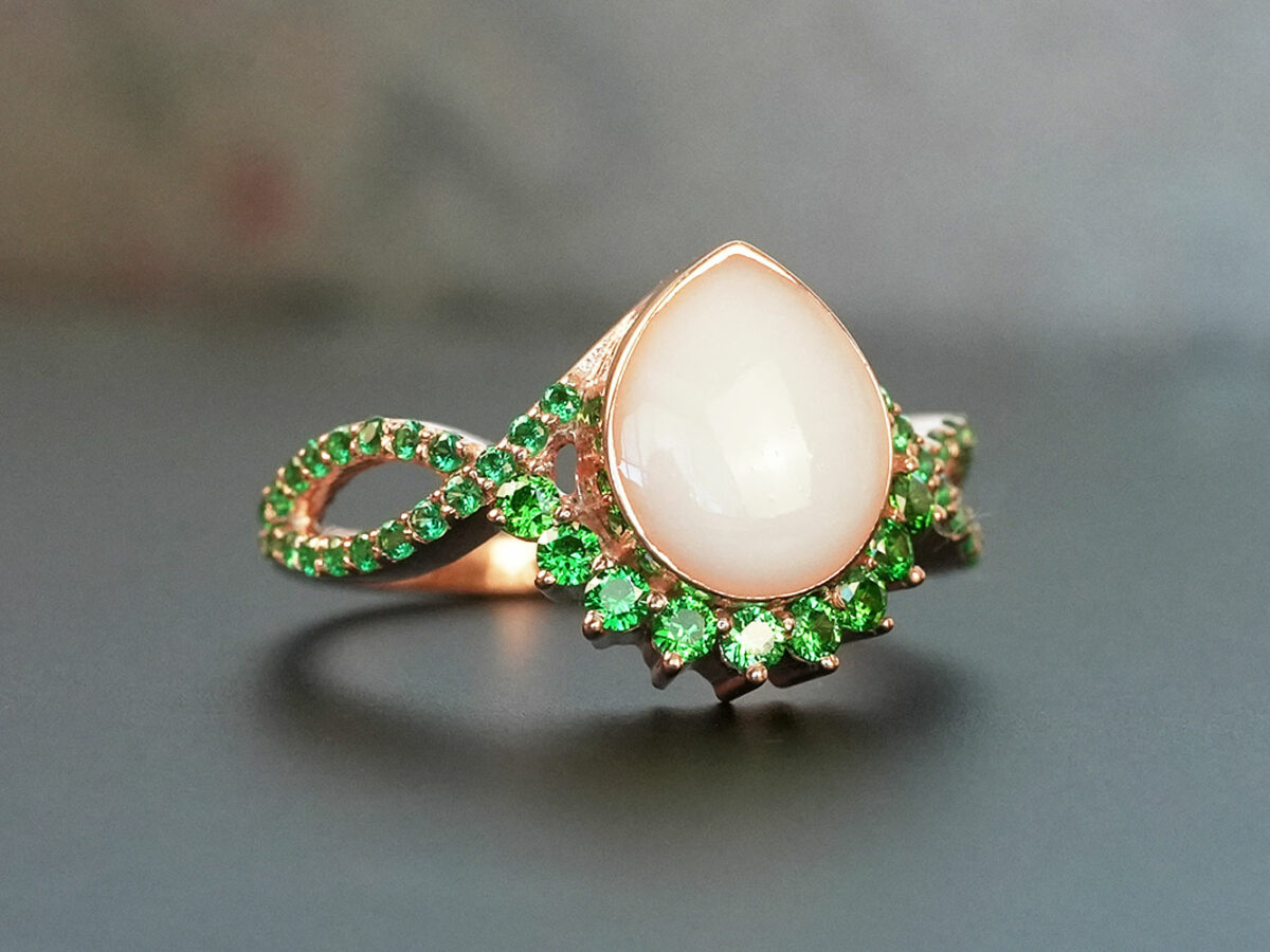 breastmilk jewelry ring crystals teardrop birth month color crystals teardrop from KeepsakeMom rose gold emerald