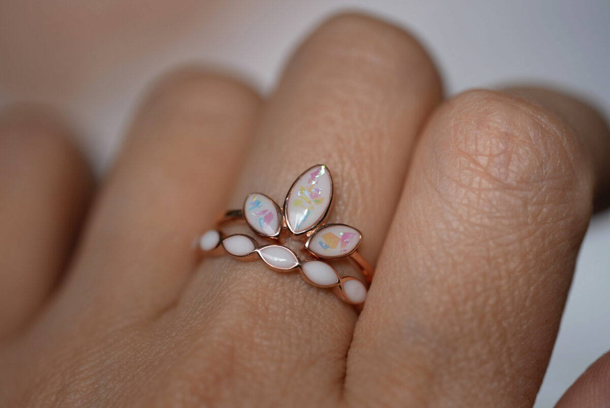 breastbreastmilk jewelry ring leaves drops set of two rings lotus and bloom KeepsakeMom rose gold model hand