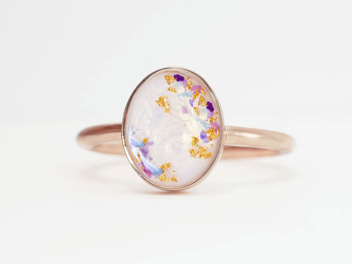breastmilk-jewelry-ring-oval-flakes-pearl-powder-gold-keepsakemom