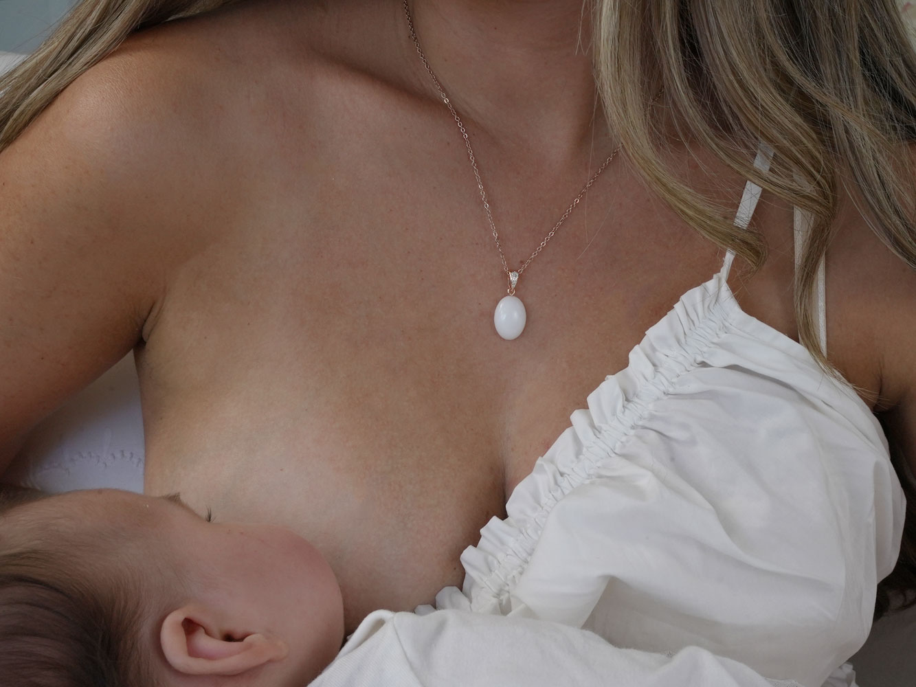 breastmilk-jewelry-keepsakemom-model (33)