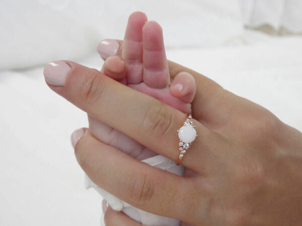 breastmilk-jewelry-keepsakemom-ring-model