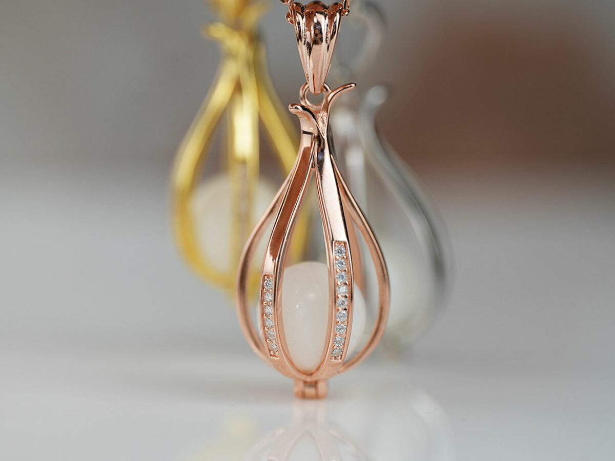 breastmilk jewelry pearl locket necklace from KeepsakeMom rose gold, yellow gold and silver