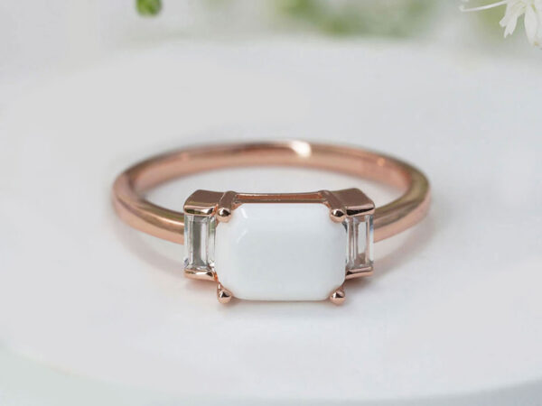 breastmilk-ring-rose-gold-crystals-keepsakemom-ring-rectangular-faceted-faceted-stone