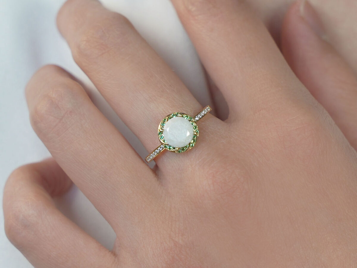 breastmilk-ring-model-hand-keepsakemom-sterling-silver-gold-plated-real-gems