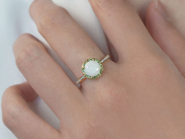 breastmilk-ring-model-hand-keepsakemom-sterling-silver-gold-plated-real-gems