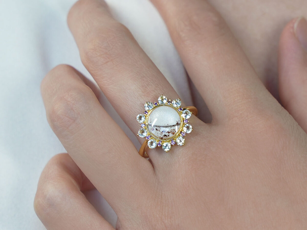 breastmilk-ring-model-hand-keepsakemom-sterling-silver-gold-plated-real-gems